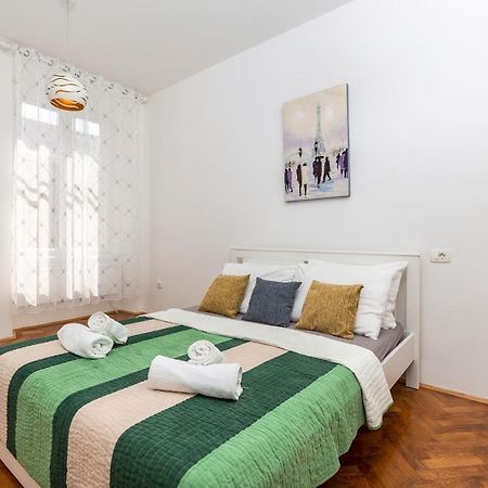 Apartment S With Three Rooms In The Centar Fiume Esterno foto